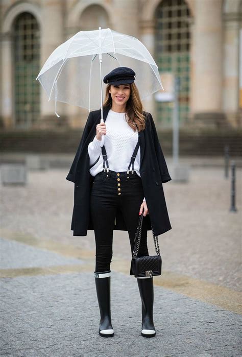 Prendas para la lluvia de mujer .